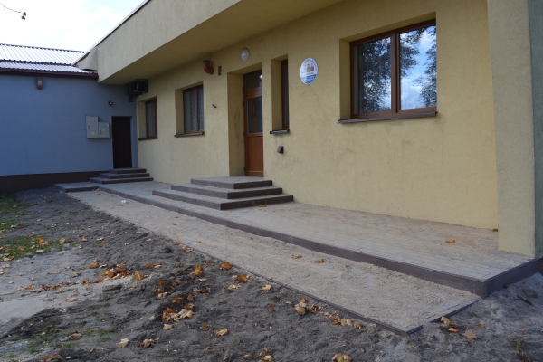 Zakończono realizację projektu pn. „Zagospodarowanie terenu wokół świetlicy wiejskiej w Koźminie”