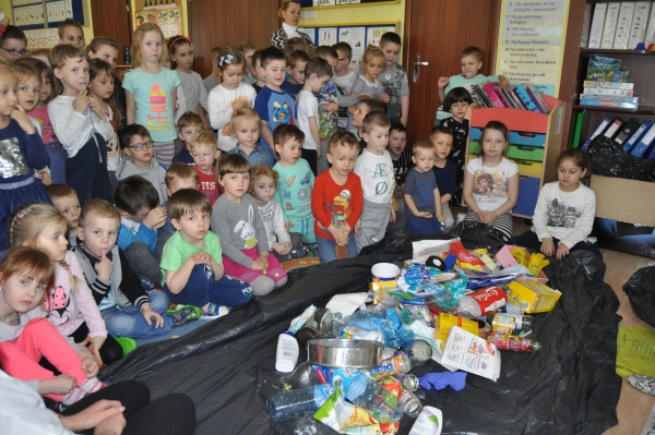 Eco-brygady przedszkolaków segregują odpady